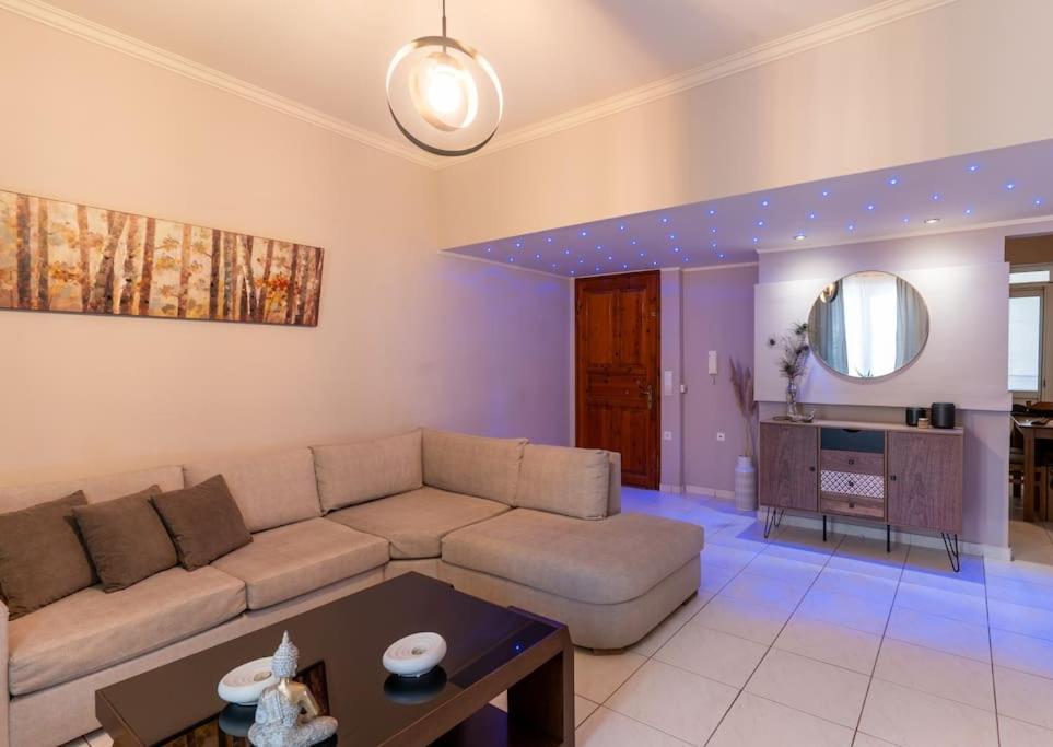 Fivos Apartment *