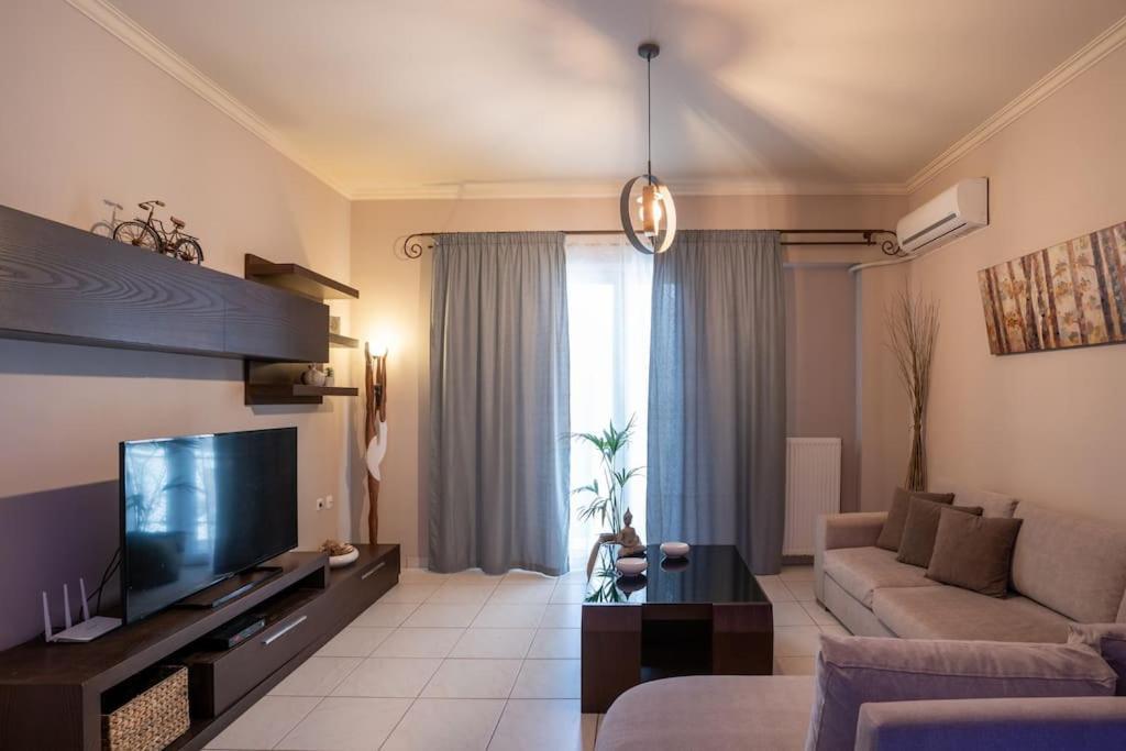 Fivos Apartment