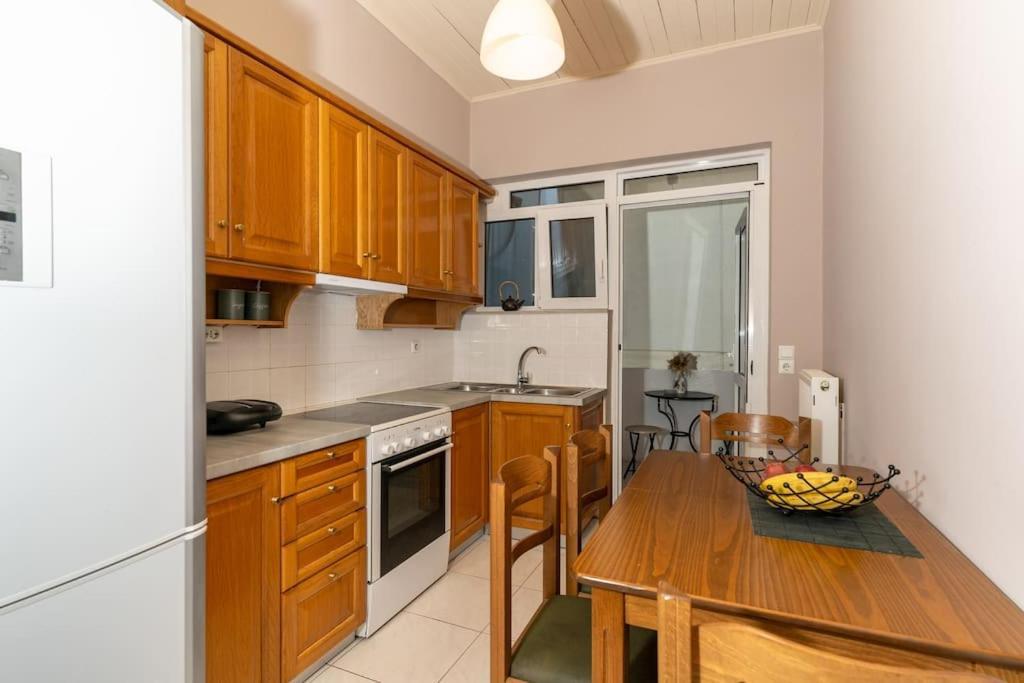 Fivos Apartment *